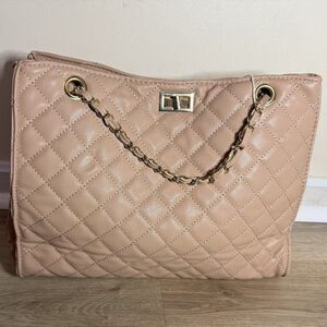 Quilted Beige-Peach Shoulder Bag – NWOT, Golden Chain Strap, Chic Boutique Style